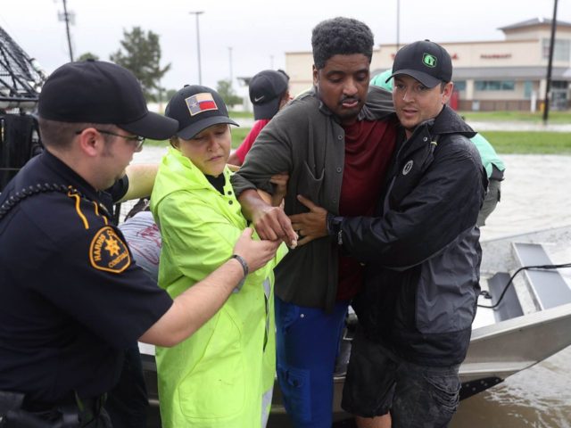 Hurricane-Harvey-Houston-Texas-helping-Getty-640x480